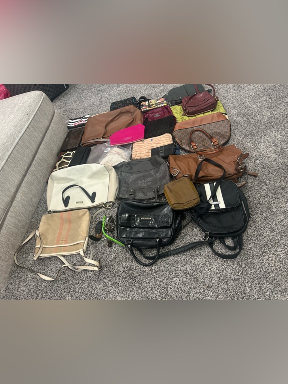 Louis Vuitton, Kate Spade, Coach Mixed Designer Reseller Lot Wholesale 35 Pieces - Picture 5 of 12